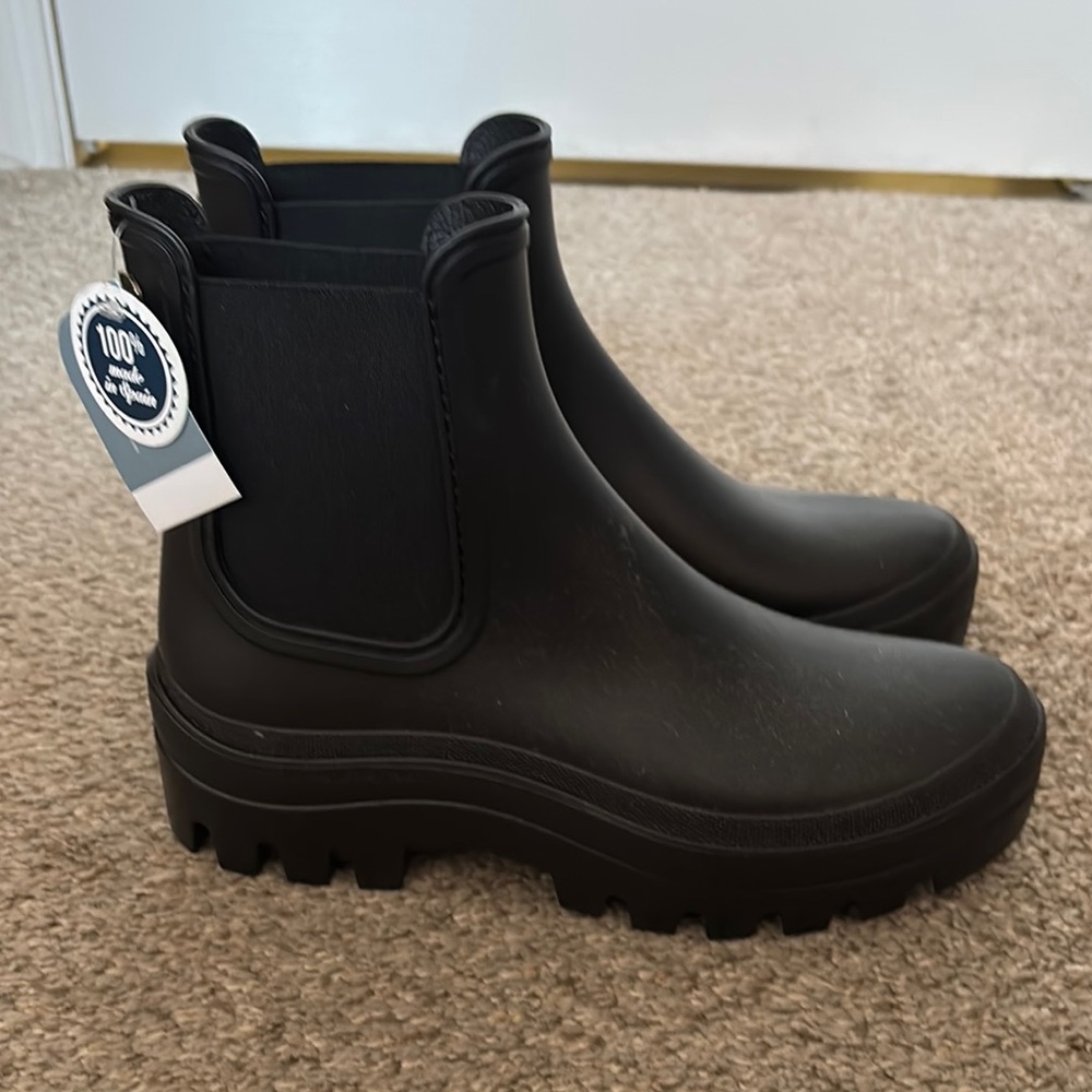 Black Chunky Chelsea Rain Boots
